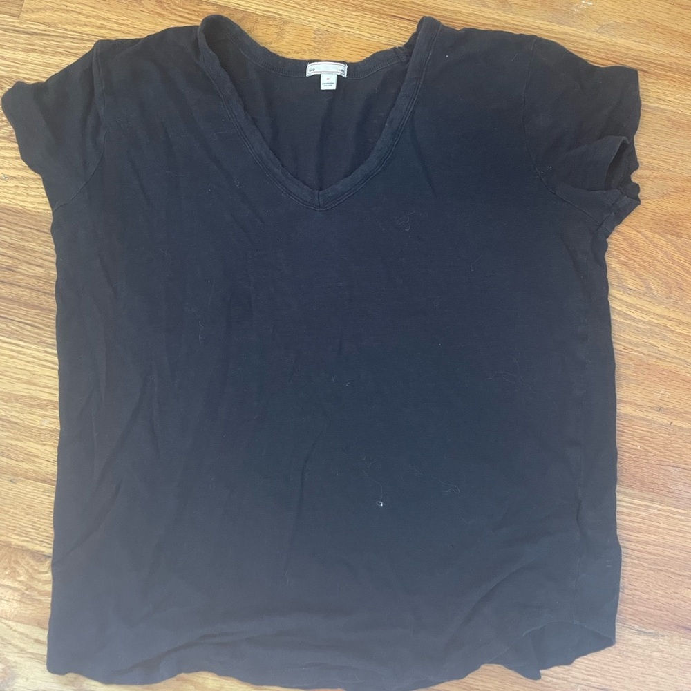 Women’s Gap t shirt